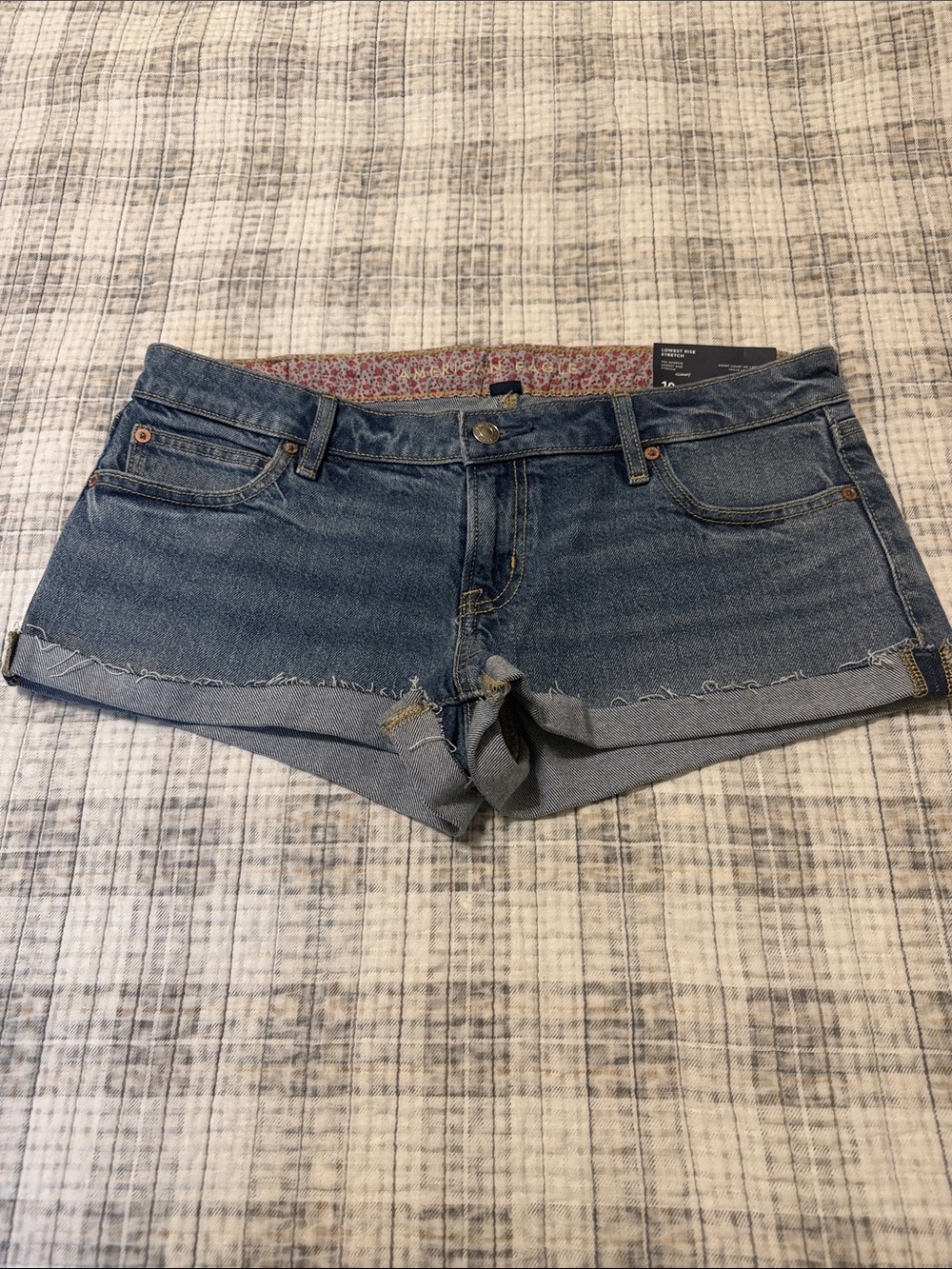 American Eagle Outfitters size 10 Y2K shortie low rise stretch jean shorts NWT
